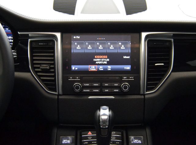 PORSCHE Macan usata, con Boardcomputer