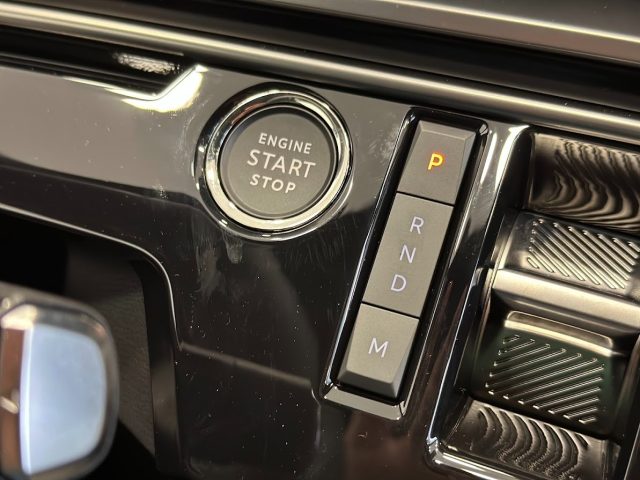 PEUGEOT 3008 usata, con Sistema di navigazione
