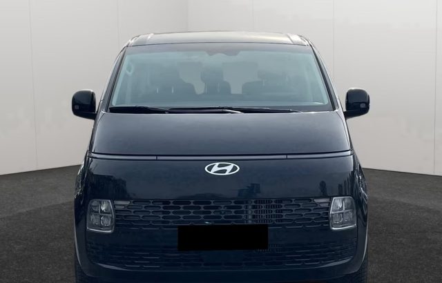 HYUNDAI Staria usata, con Airbag