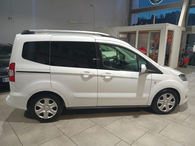 FORD Tourneo Courier usata, con Controllo automatico clima