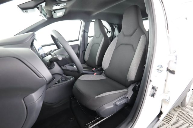 TOYOTA Aygo X usata 7