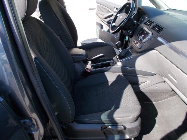 FORD C-Max usata, con Sedile posteriore sdoppiato