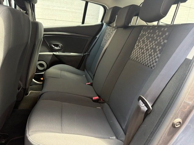 RENAULT Megane usata, con Controllo automatico clima