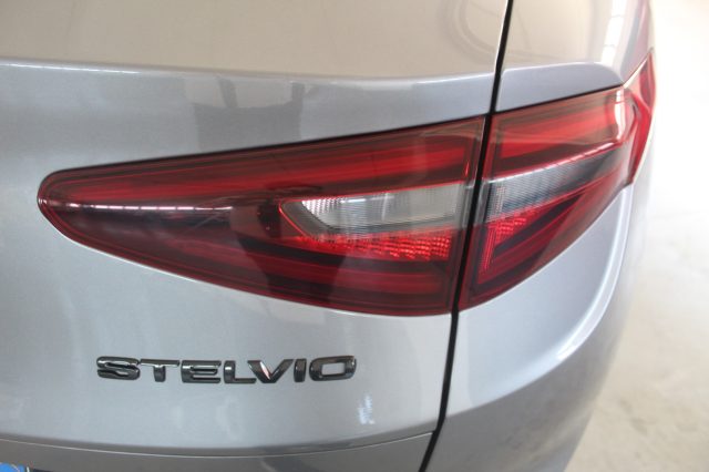 ALFA ROMEO Stelvio usata, con Servosterzo