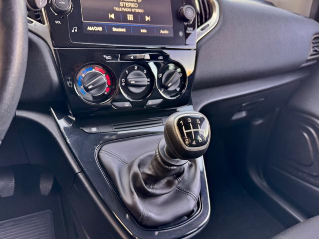 LANCIA Ypsilon usata, con USB