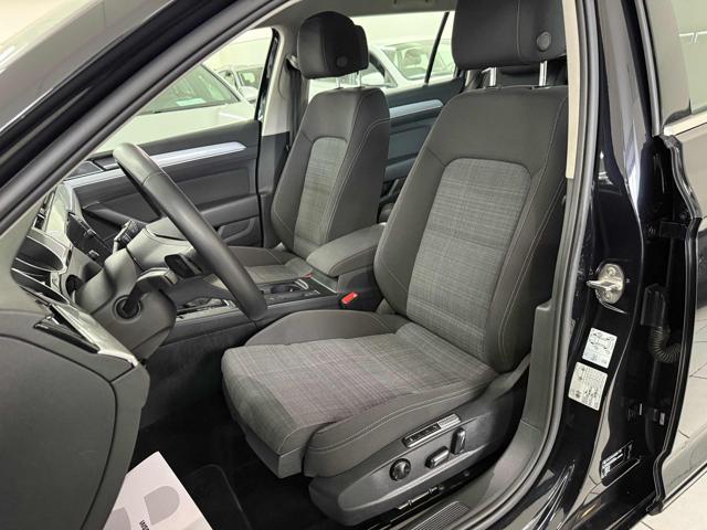 VOLKSWAGEN Passat Variant usata, con Sensori di parcheggio anteriori