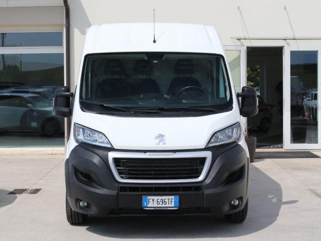 PEUGEOT Boxer usata, con Airbag
