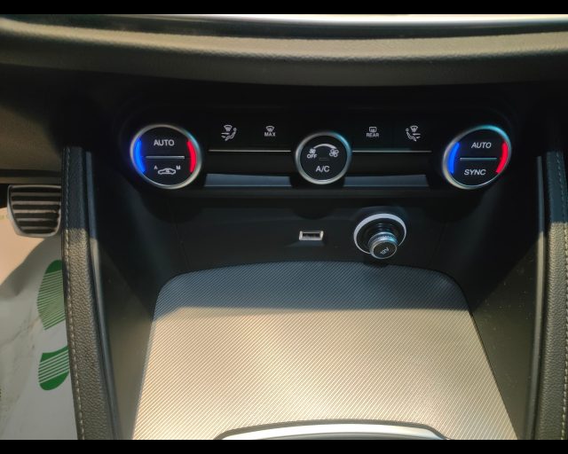 ALFA ROMEO Stelvio usata, con Specchietti laterali elettrici
