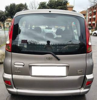 TOYOTA Yaris usata, con Alzacristalli elettrici