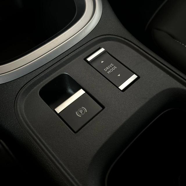 JEEP Avenger usata, con Leve al volante