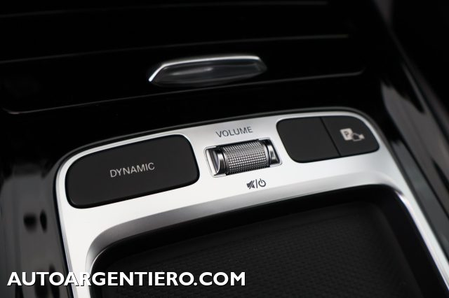 MERCEDES-BENZ GLA 180 usata, con Park Distance Control