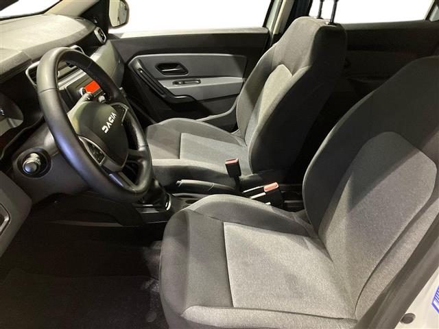 DACIA Duster usata 9