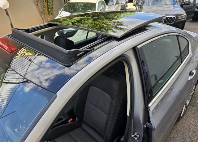 VOLKSWAGEN Passat usata, con Controllo trazione