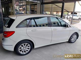 MERCEDES-BENZ B 180 usata, con Climatizzatore