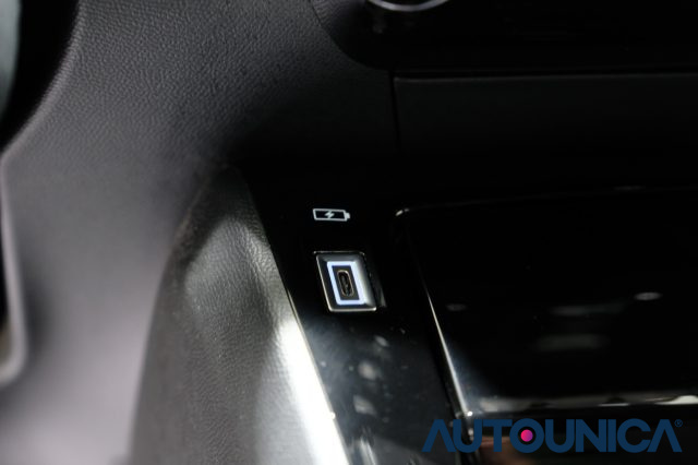 PEUGEOT 2008 usata, con Volante multifunzione