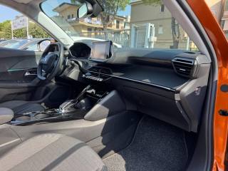 PEUGEOT 2008 usata, con Volante in pelle