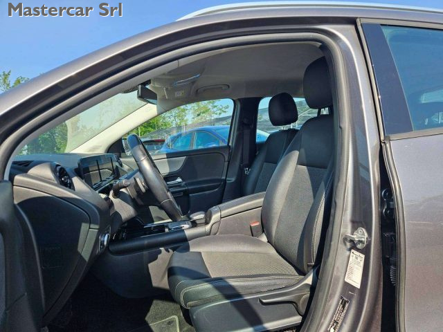 MERCEDES-BENZ GLA 200 usata 8