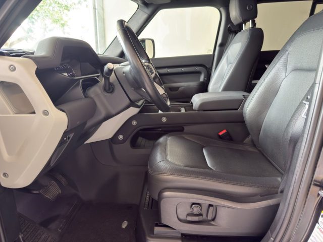 LAND ROVER Defender usata, con Climatizzatore