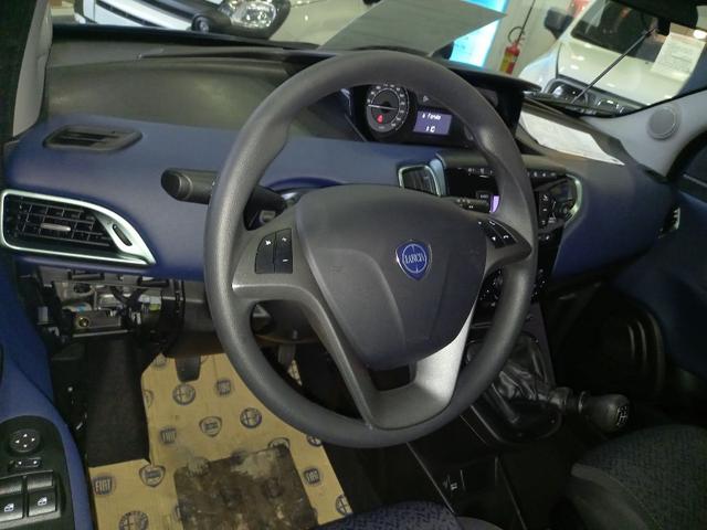 LANCIA Ypsilon usata, con ESP