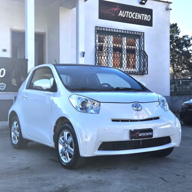 TOYOTA iQ usata, con ABS