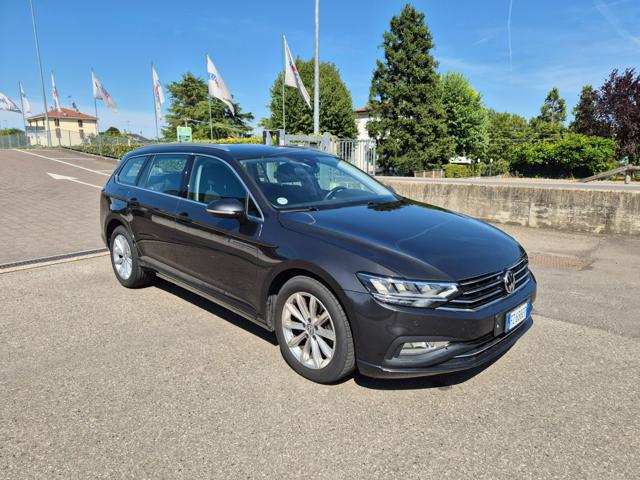 VOLKSWAGEN Passat Variant usata, con Alzacristalli elettrici