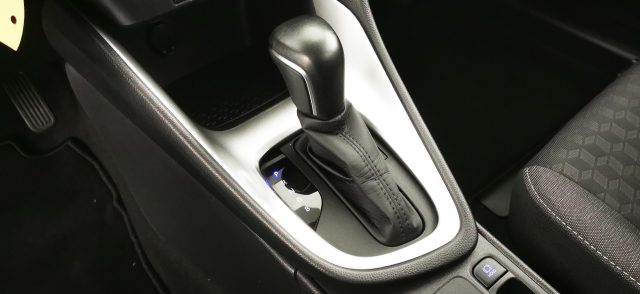 TOYOTA Yaris usata, con ESP