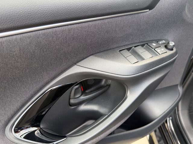 TOYOTA Yaris usata, con Specchietti laterali elettrici