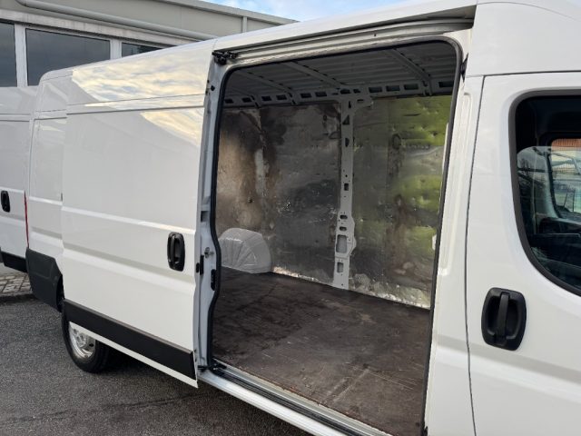 PEUGEOT Boxer usata, con Bracciolo
