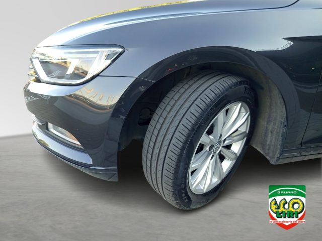 VOLKSWAGEN Passat usata, con Specchietti laterali elettrici