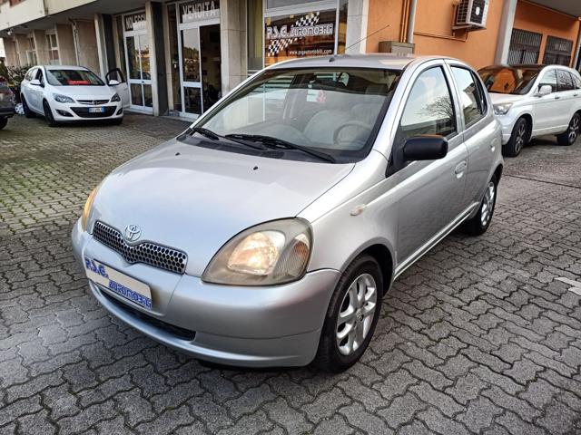 TOYOTA Yaris usata, con Autoradio digitale
