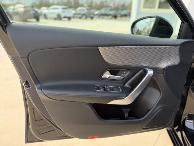 MERCEDES-BENZ A 180 usata, con Controllo elettronico della corsia