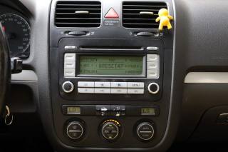 VOLKSWAGEN Golf usata, con Airbag testa