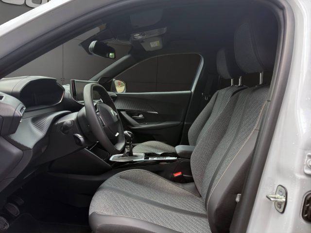 PEUGEOT 2008 usata, con Sedile posteriore sdoppiato