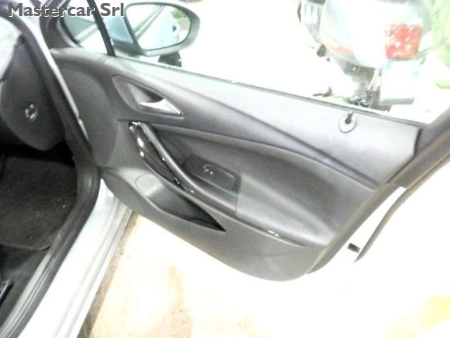 OPEL Astra usata, con Autoradio