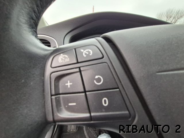 VOLVO V40 usata, con Autoradio