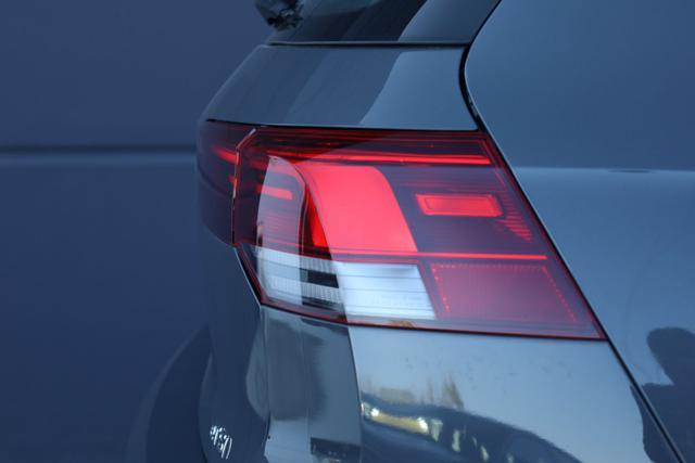 VOLKSWAGEN Golf usata, con Leve al volante