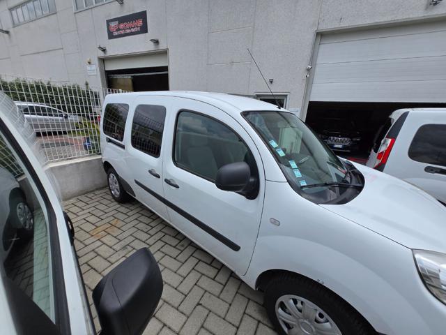 RENAULT Kangoo usata 32