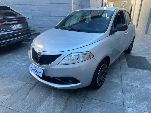 LANCIA Ypsilon usata, con ABS