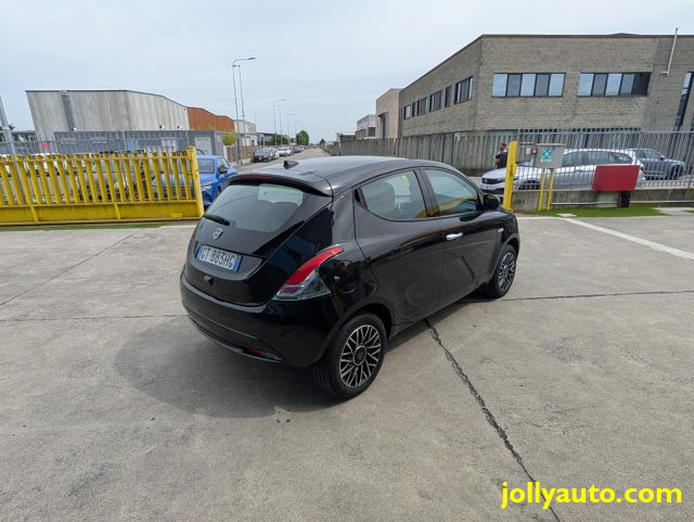 LANCIA Ypsilon usata, con Autoradio