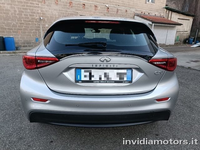 INFINITI Q30 usata, con Alzacristalli elettrici