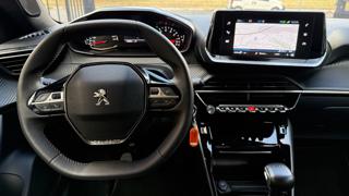 PEUGEOT 2008 usata, con Volante in pelle