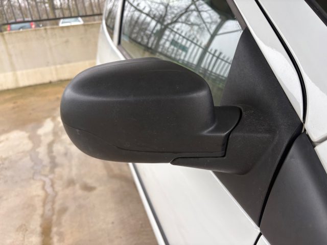 RENAULT Twingo usata 24