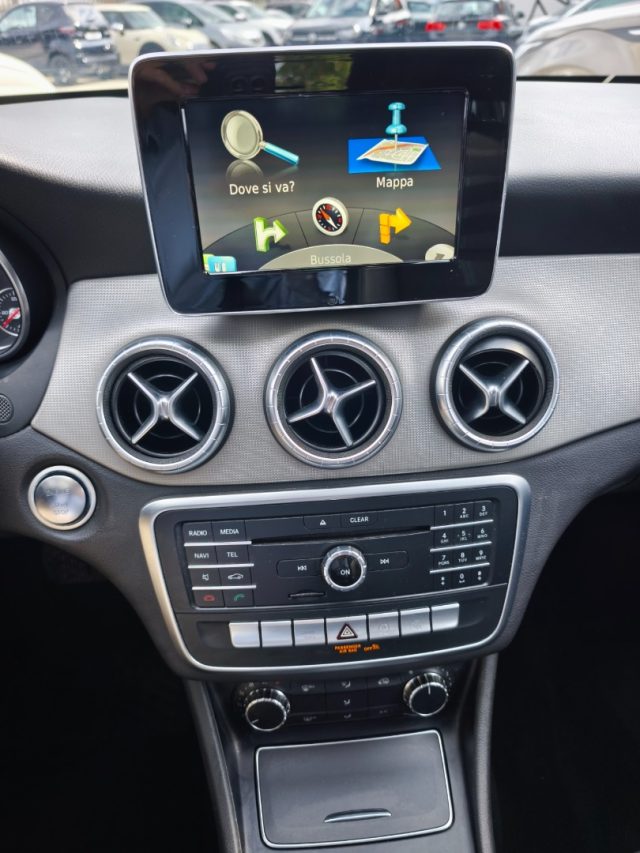 MERCEDES-BENZ CLA 200 usata, con Controllo automatico clima