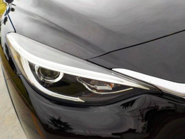 INFINITI Q30 usata, con Cerchi in lega