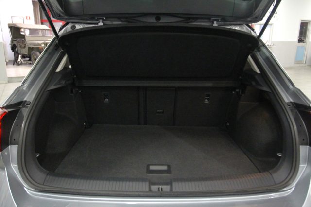 VOLKSWAGEN T-Roc usata, con Sedile posteriore sdoppiato