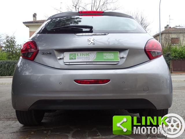 PEUGEOT 208 usata, con Sensori di parcheggio posteriori