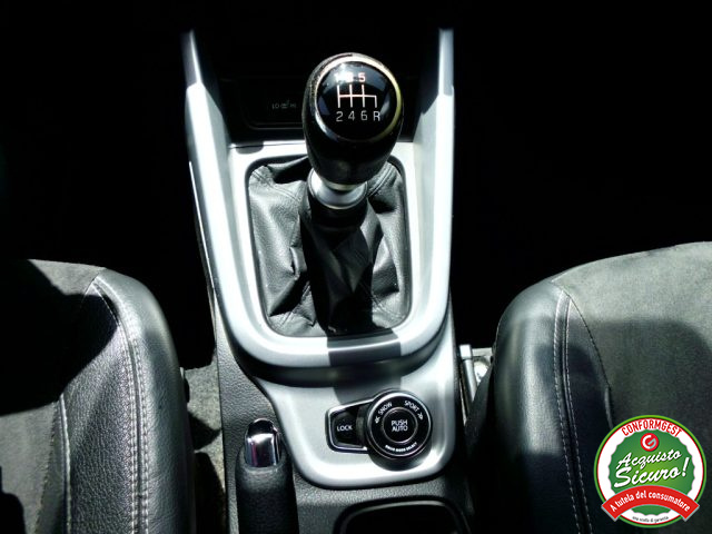 SUZUKI Vitara usata, con USB