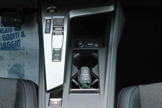 PEUGEOT 308 usata, con USB