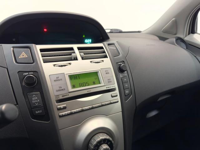 TOYOTA Yaris usata, con ESP