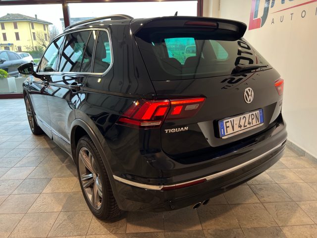 VOLKSWAGEN Tiguan usata, con Autoradio